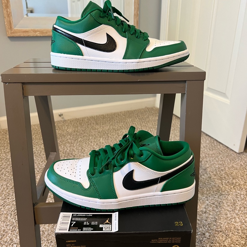 Air Jordan 1 Low 'Pine Green'